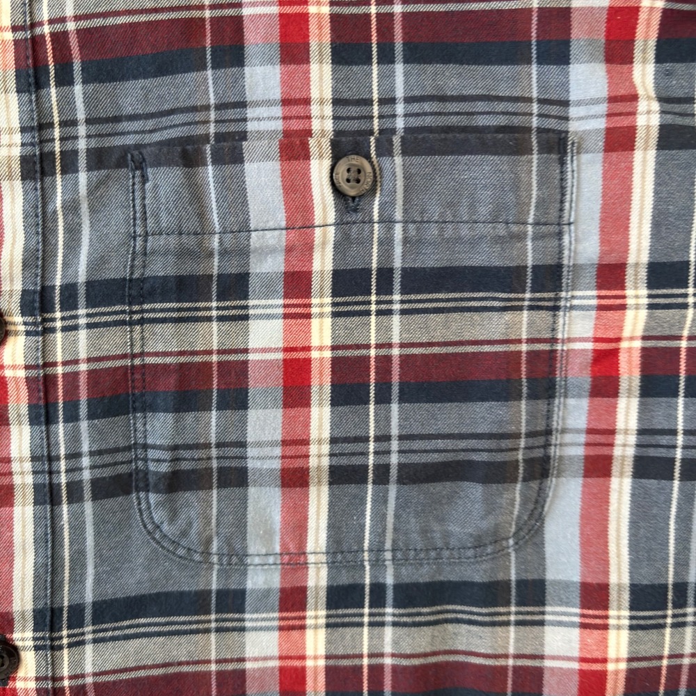 The North Face Mens XL Short Sleeve Plaid Button Down Shirt Blue Red White - Picture 4 of 9